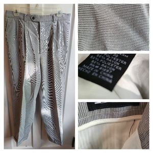 Black and white pattern trousers. 32x30.